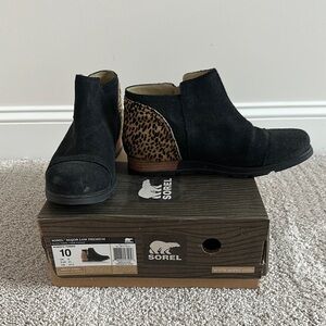 EUC Sorel Women's Black and Brown Ankle Booties